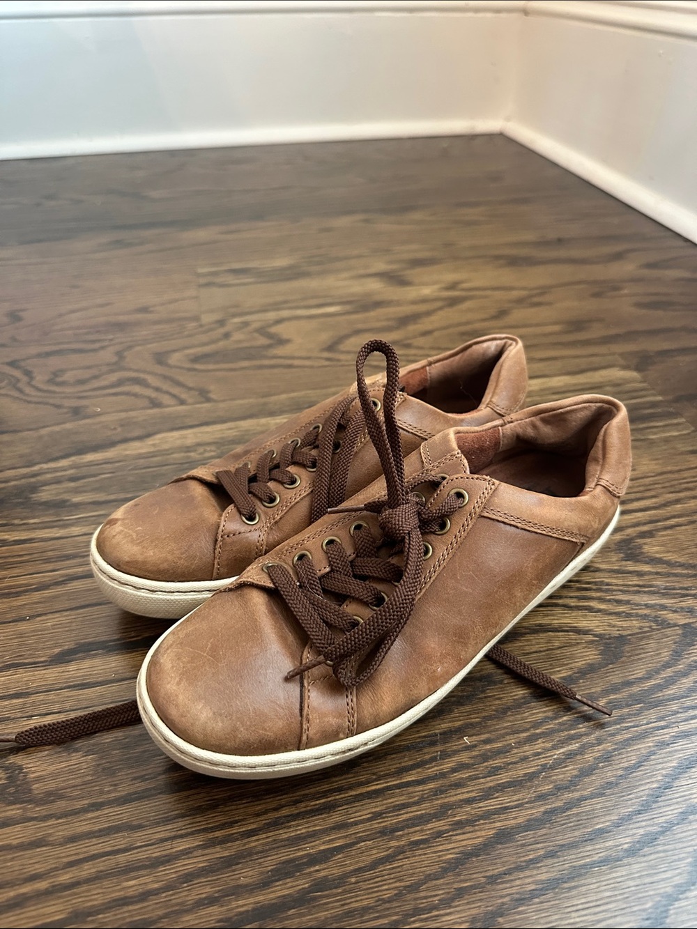 Born Women's Brown Leather Lace-Up Sneakers